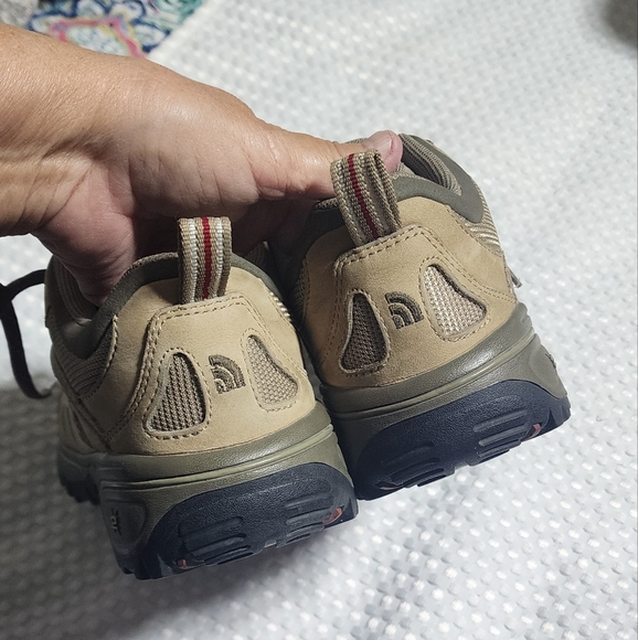 THE NORTH FACE EUC WOMEN'S SIZE 9 SUEDE HIKING SHOES - Picture 12 of 12